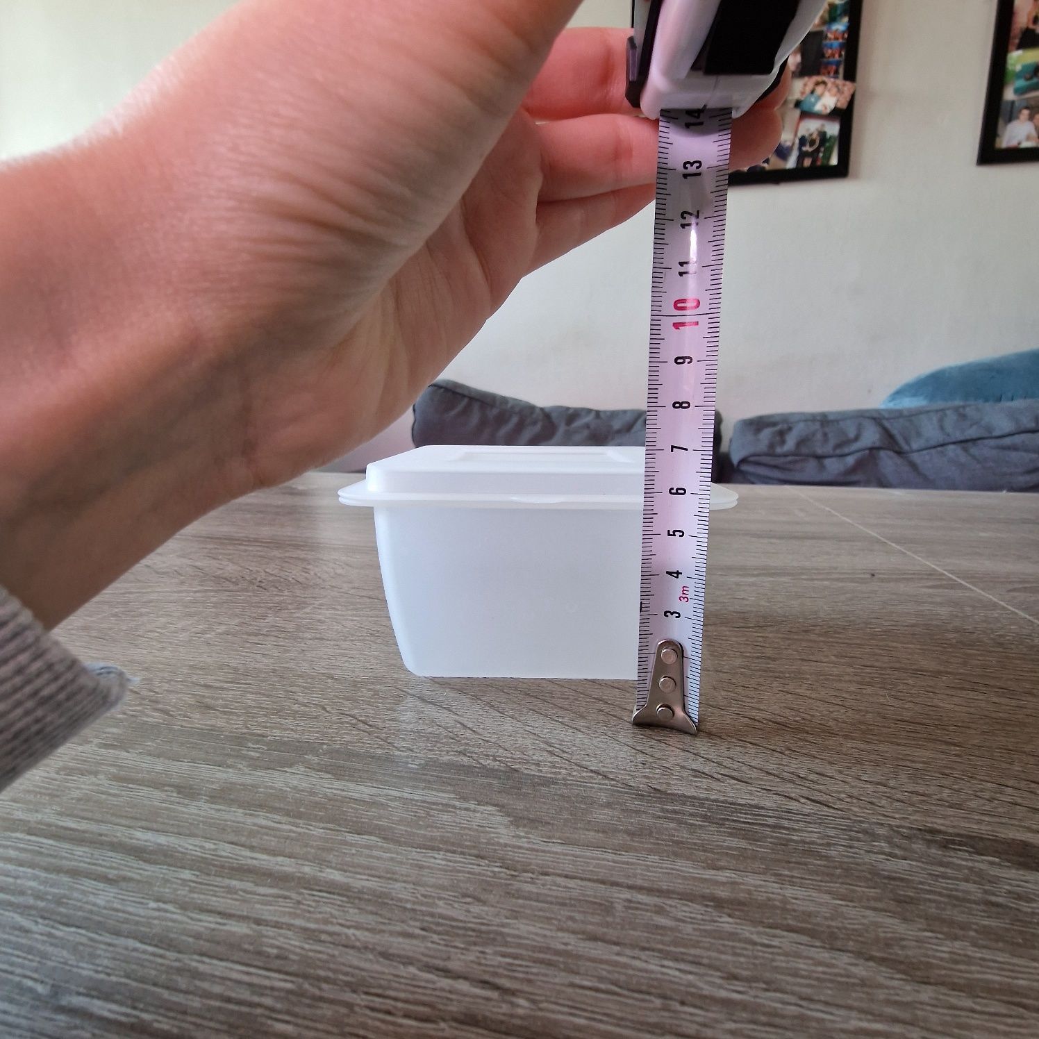 Pojemnik plastikowy kwadratowy 10,5cm Wysokość 6,5 cm