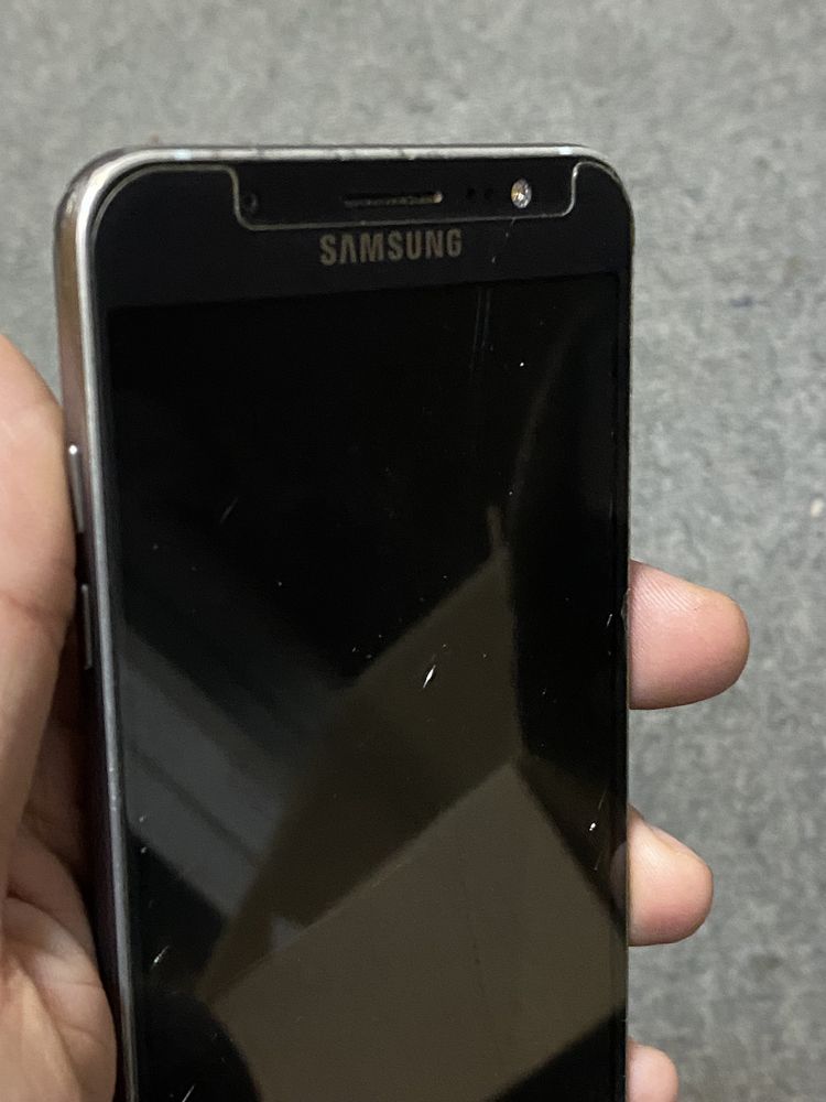 Samsung j710 екран