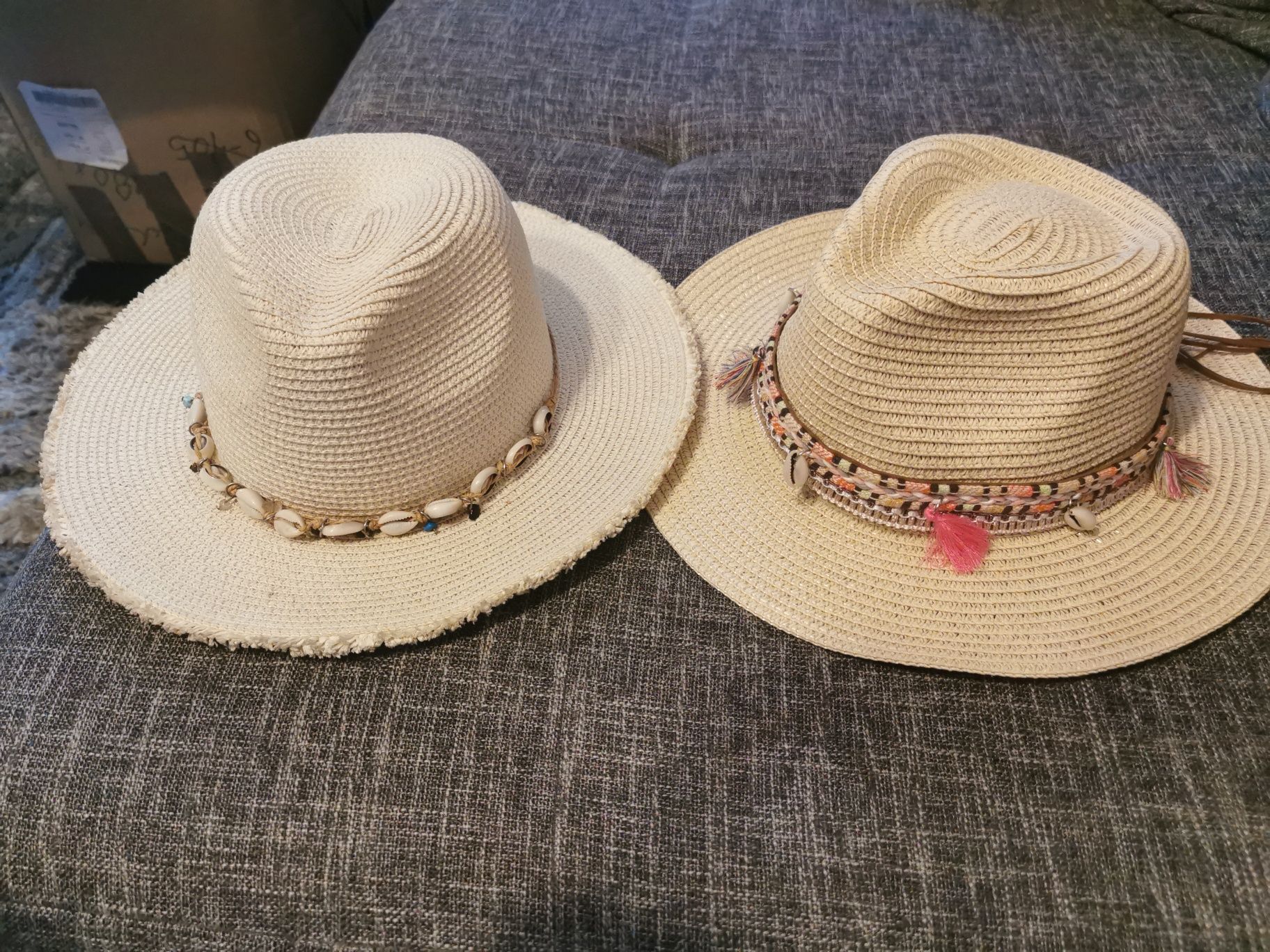 2 Chapéus de senhora Novos