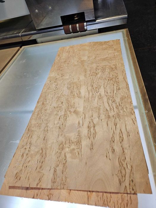 Fornir Brzoza karelska (czeczot) 750x320mm