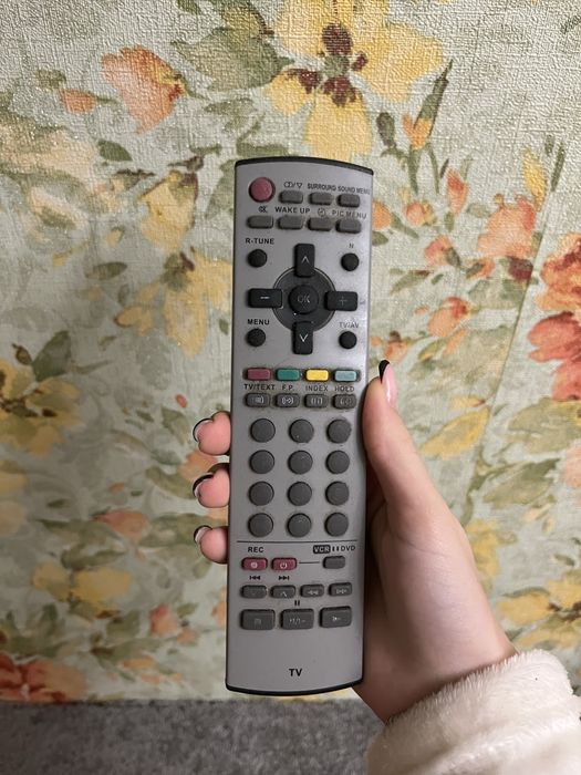 Телевізор Panasonic Viera TX-LR32U20 + пульт