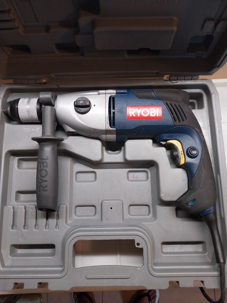 Berbequim de impacto RYOBI 1050W