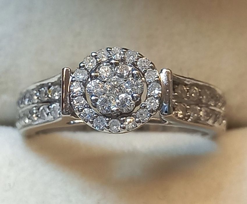 Золотое кольцо 14 к с бриллиантами 0.52кт