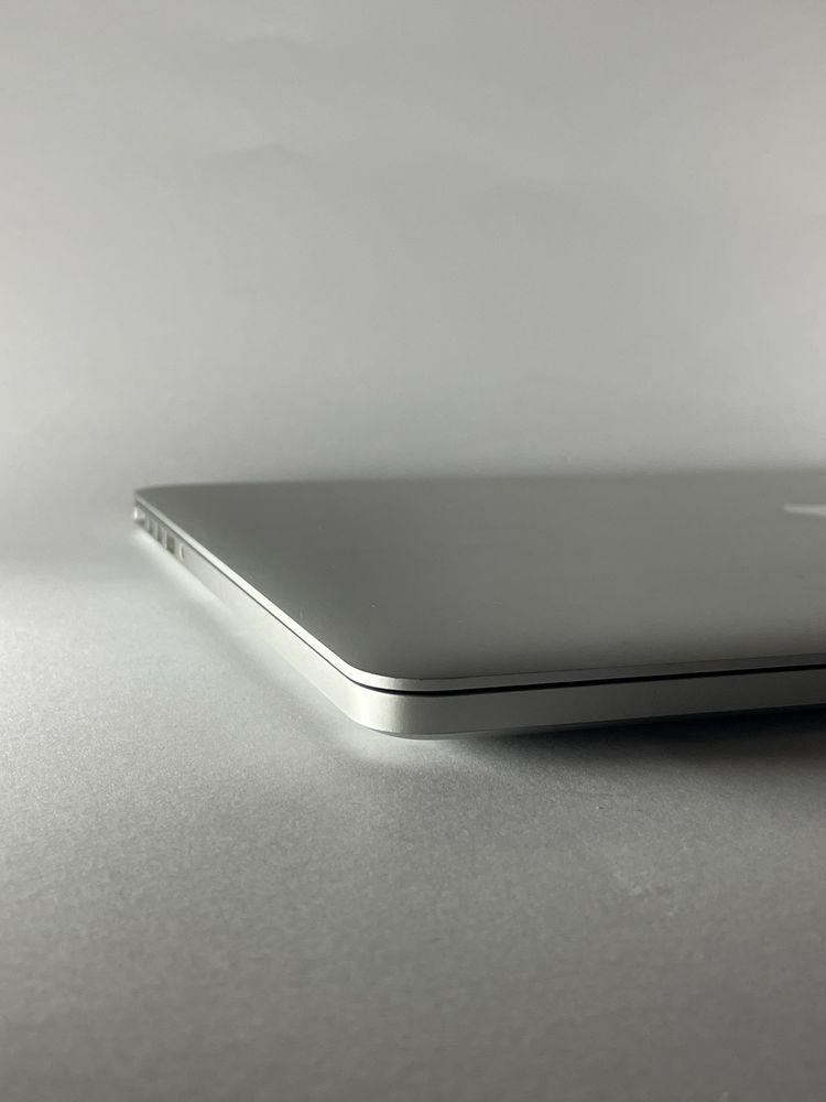 MacBook Pro 15, 2015р, 16/256gb, i7 2,5GHz, Як Новий!