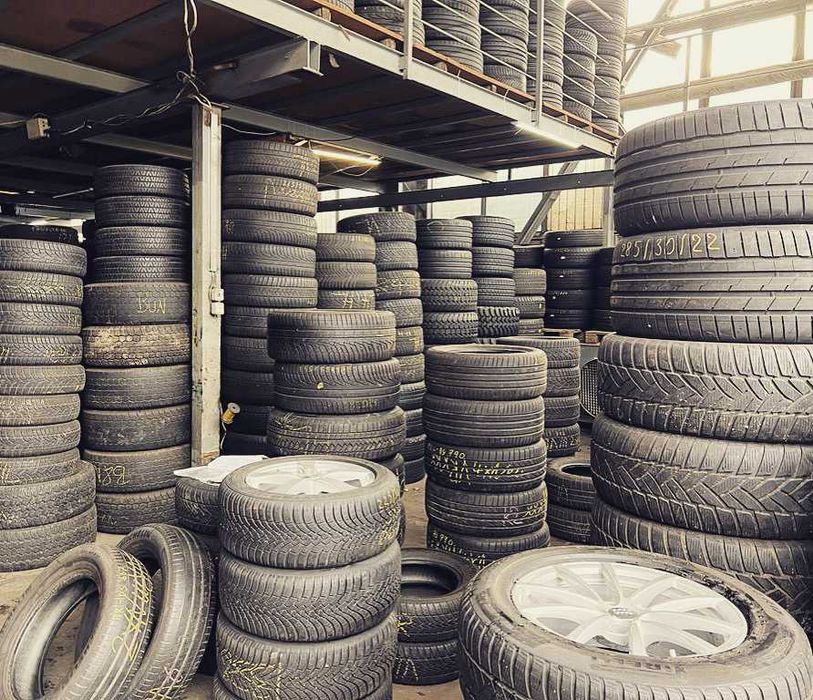 Шини R 16 в гарному стані