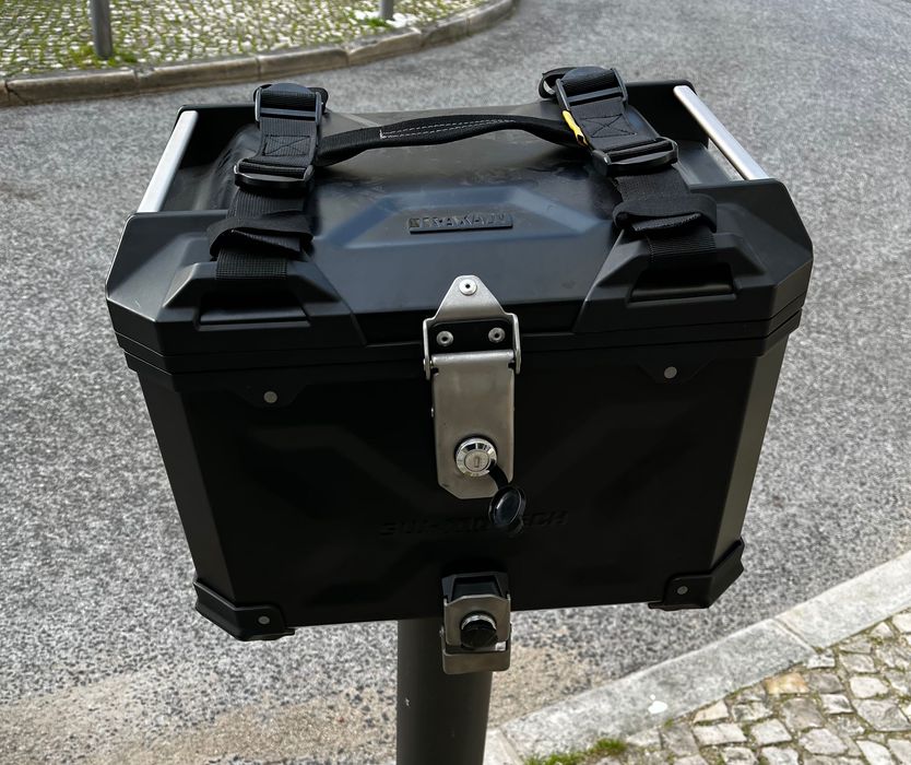 Top case SW MOTECH com base adaptadora para pegas sw motech