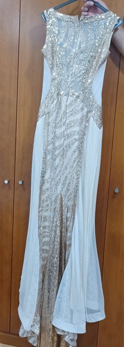 Vestido cerimónia, com lantejolas douradas