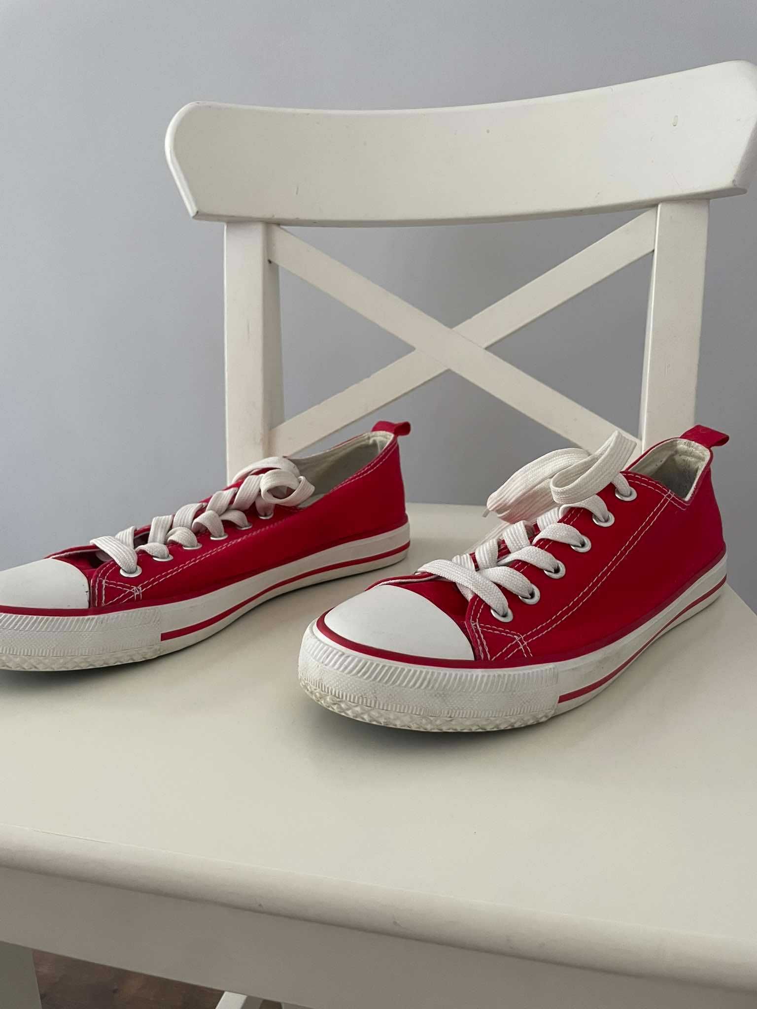 Czerwone trampki, Primark r. 40