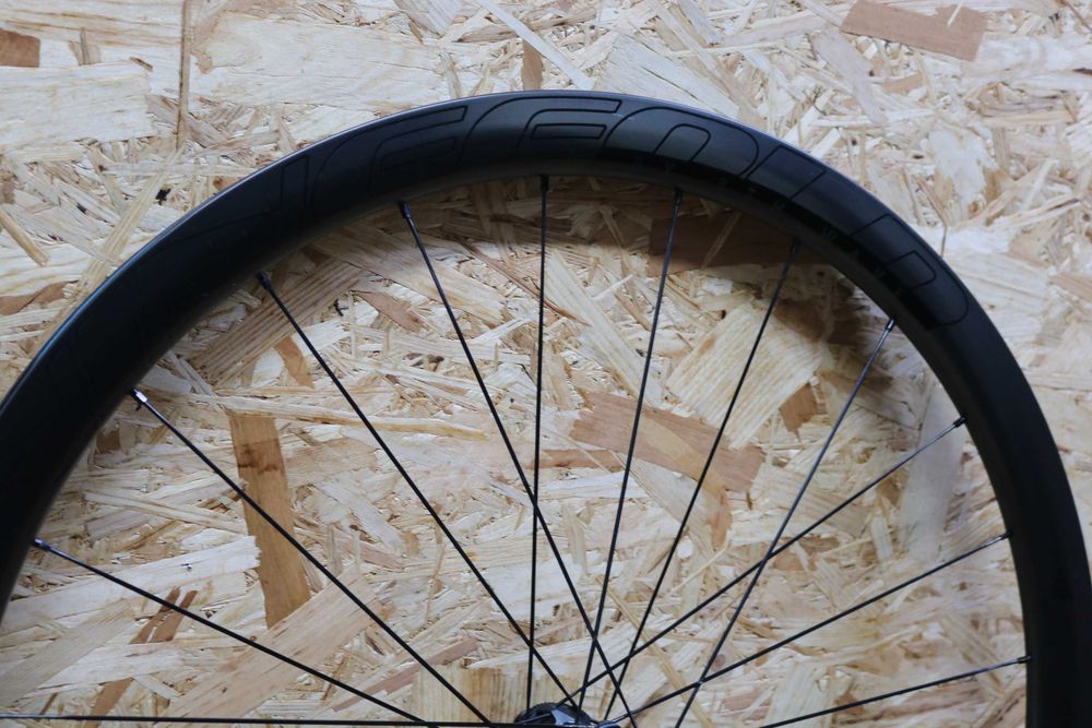 Bicicleta Rodas disco carbono 9th Wave Avalon 38 - Cubos DT Swiss 180