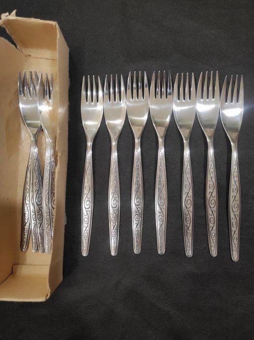 Столові набори „ Вюнок “ та інші .