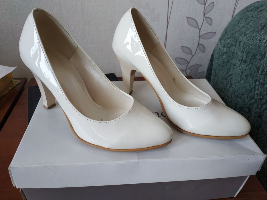 Buty na obcasie roz. 35