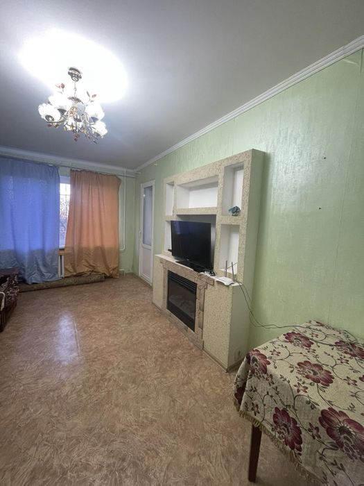 Продається 3 кімнатна квартира на Карачунах біля АТБ