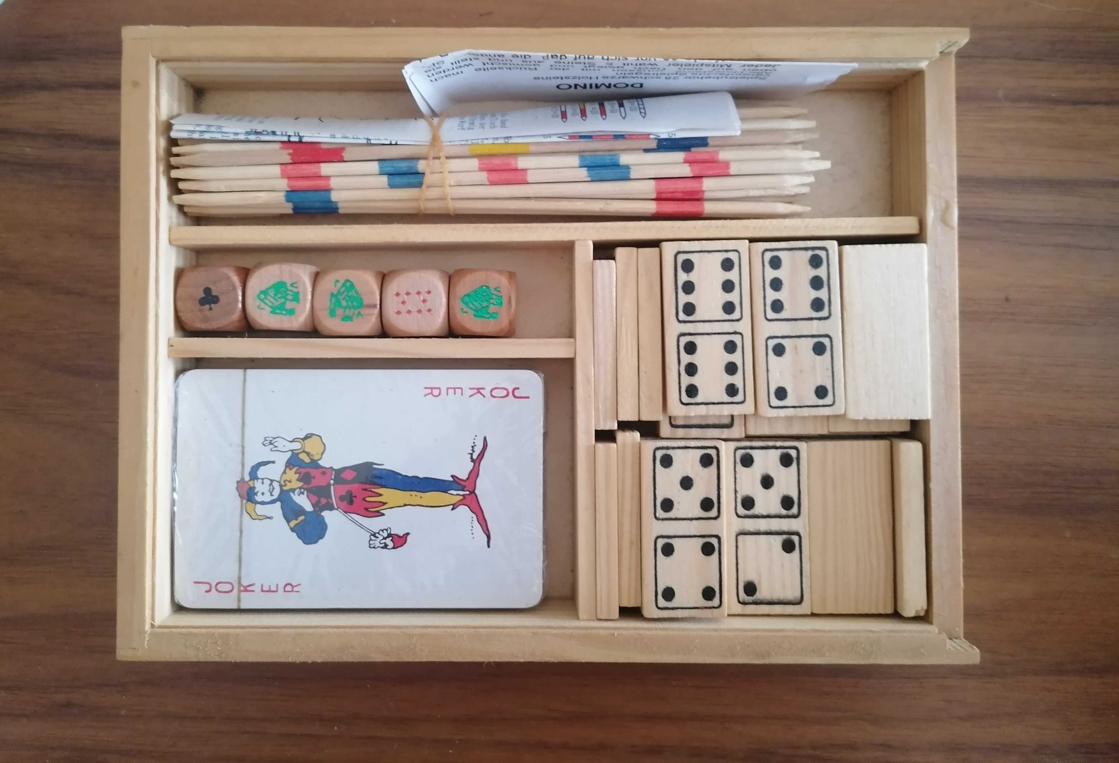 Jogos miniatura em madeira