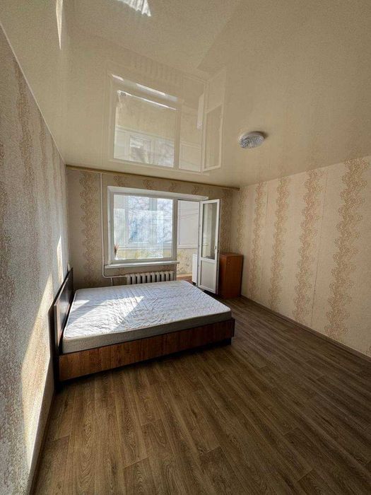 Квартира на Виставці з ремонтом, все залишають