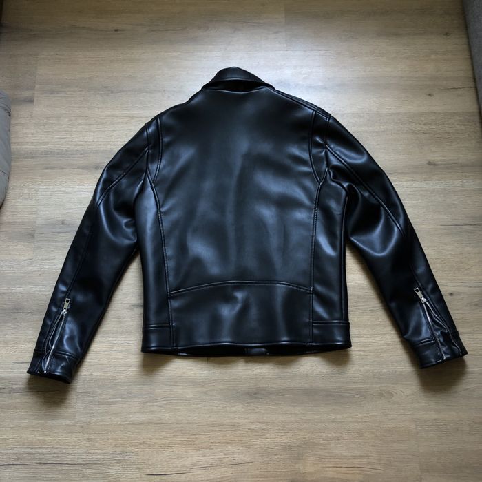 Чоловіча косуха шкірянка Zara