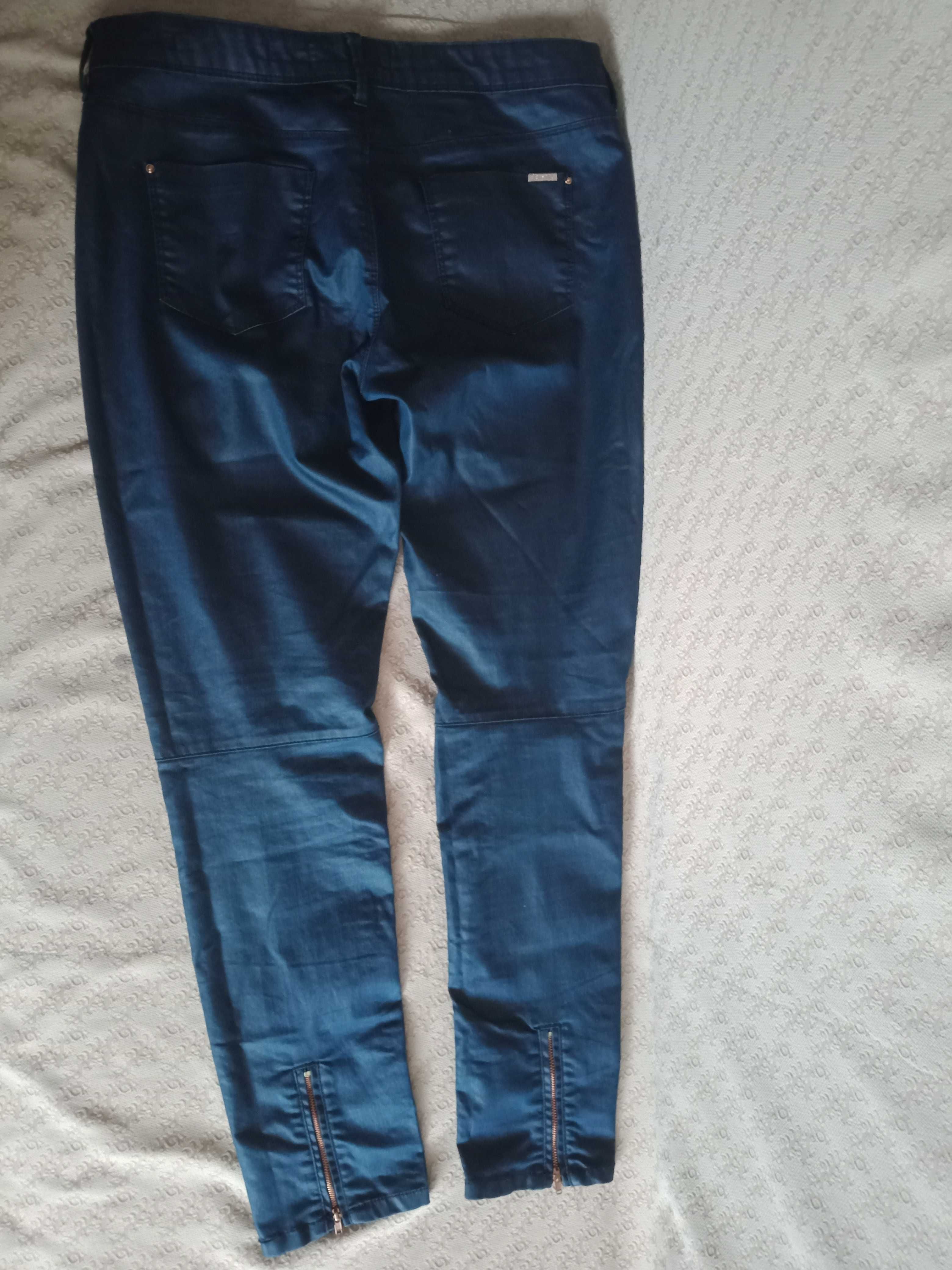 Spodnie Bershka 42