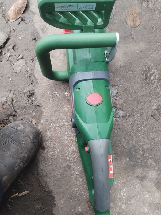 Продам электопилу мощную.