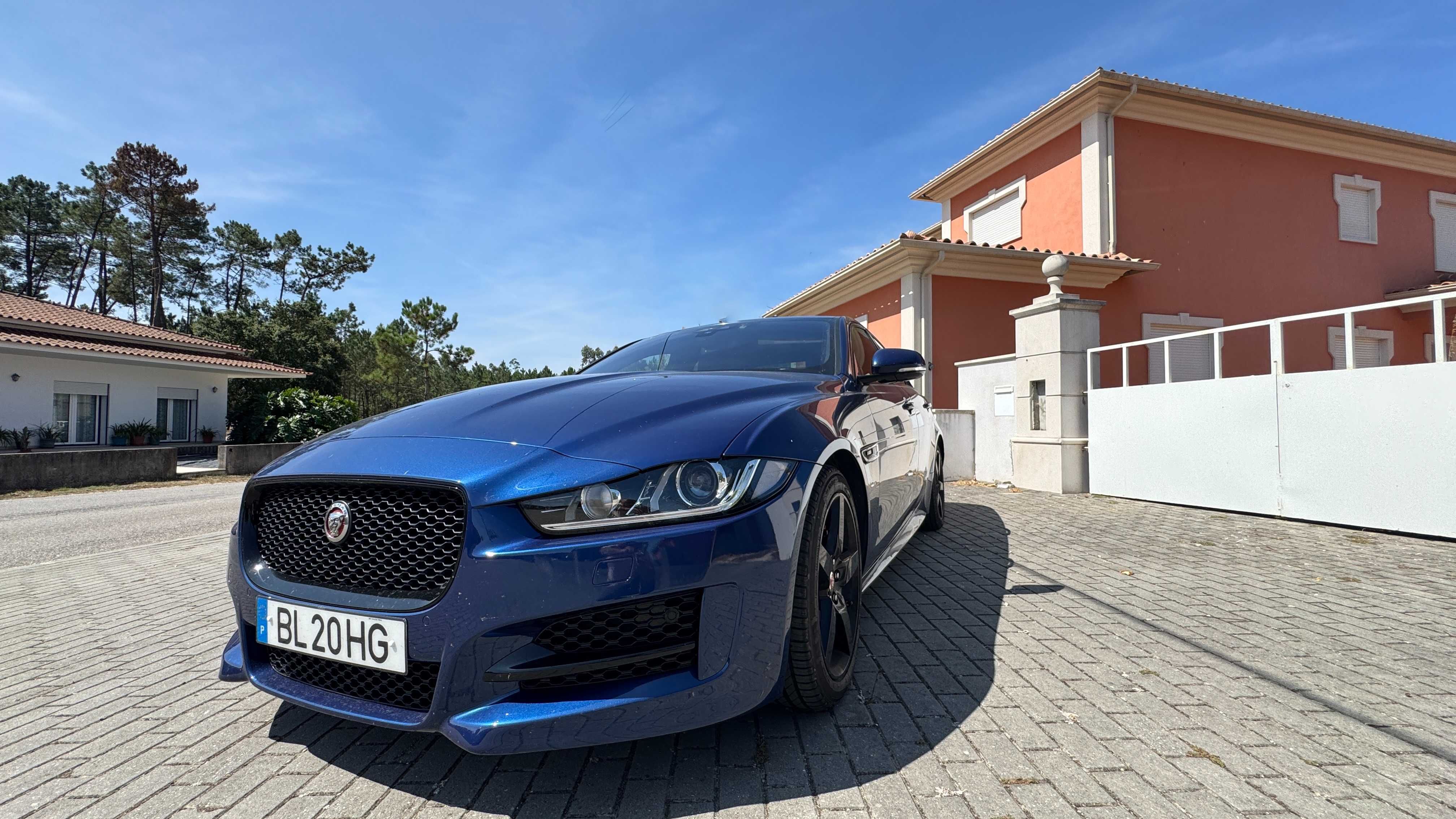 Jaguar XE R-Sport  – Elegância e Desportividade