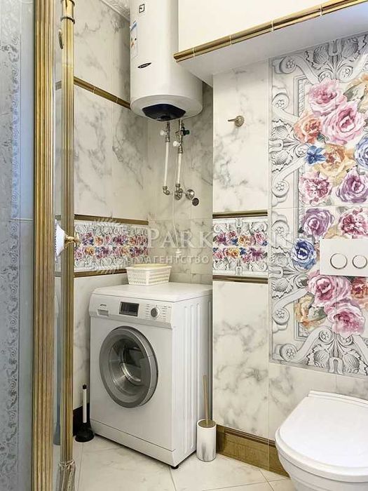 Продаж квартири!Центр! 3к Грушевського Михайла вул. 28/2, Липки Продаж