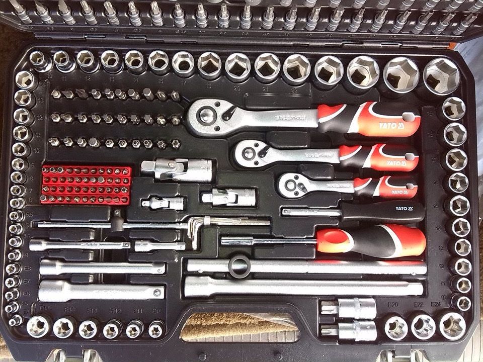 Профессиональный набор инструментов и ключей Yato YT- 38841 на 216 пре