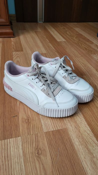 PUMA CARINA LIFT "adidasy" rozmiar 41
Biało-różowe sneakersy