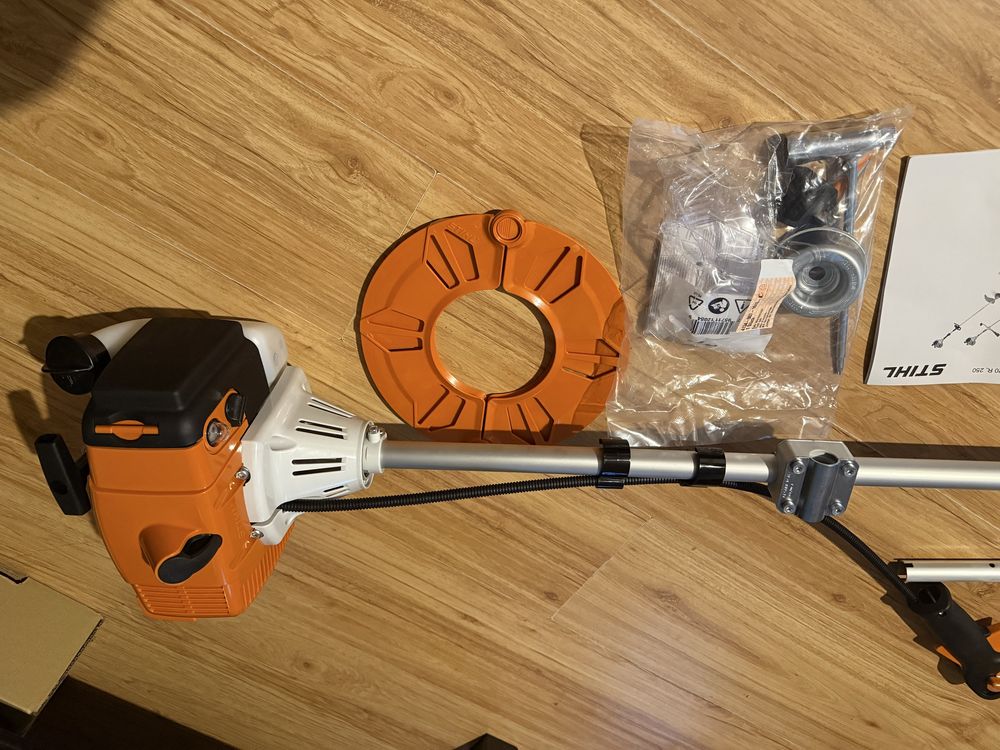 Nowa Kosa spalinowa STIHL FS250 FS 250 podkaszarka 1.6 KW 2.1 KM