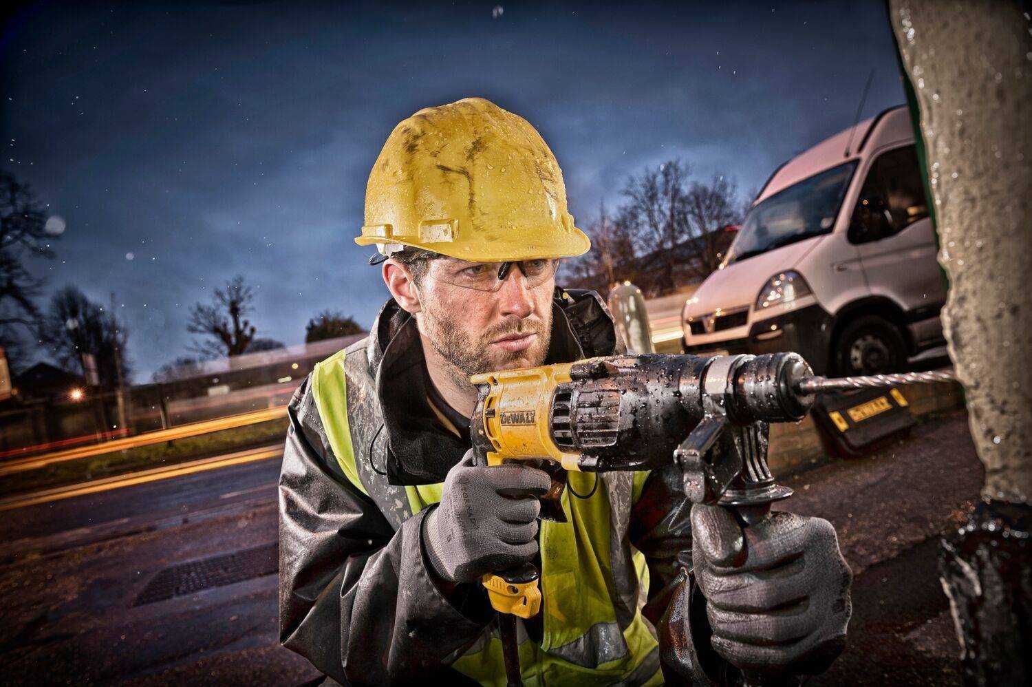 Młot Udarowy Młotowiertarka Wiertarka Dewalt DW25133K + walizka