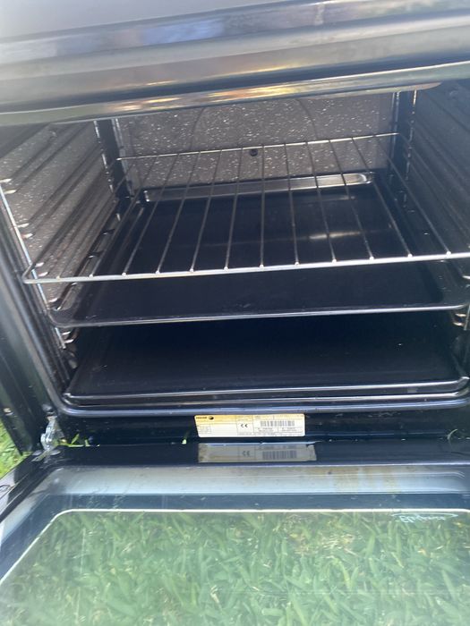 Placa e forno marca Fagir.