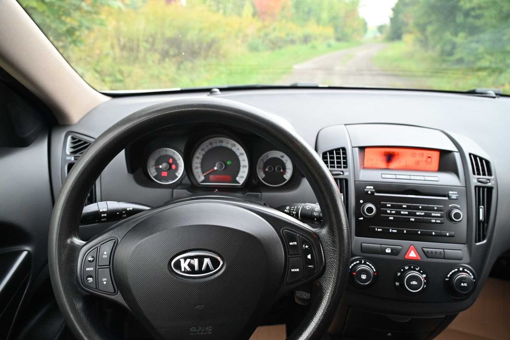 Kia Ceed kombi 1,6 z LPG Salon Polska