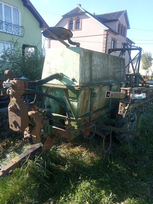 Обприскувач для сільськогосподарських робіт,розкладається на 12м.