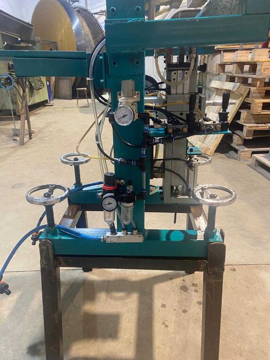 Suporte Móvel para Soldadura a Indução