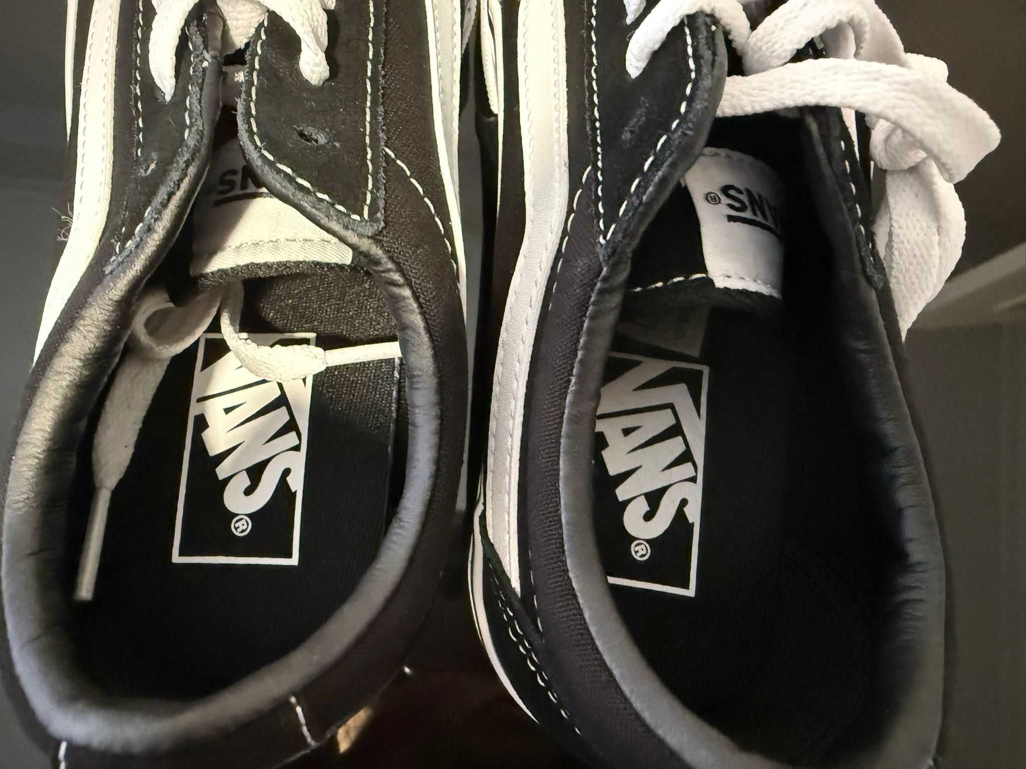 Vans Ward Pretas – Novas, nunca usadas