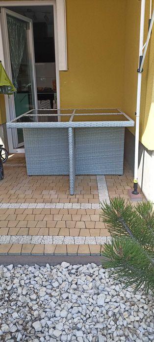 Sprzedam komplet mebli na podwórko