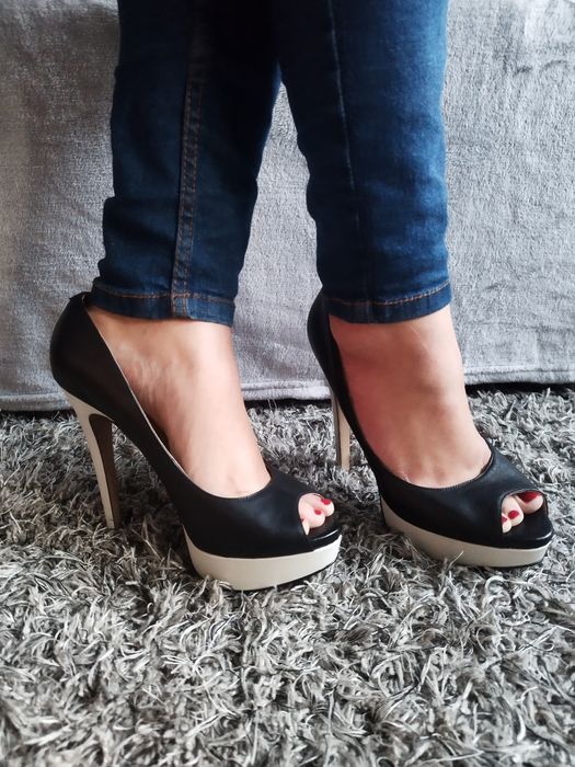 Skórzane buty na szpilce Aldo