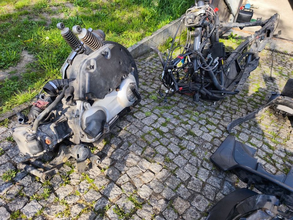Piaggio MP3 250ccm + drugi na części