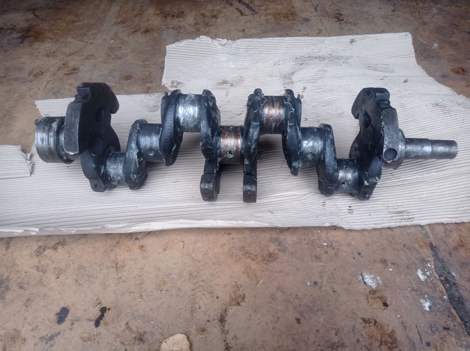 Колінвал Т40 оригінал