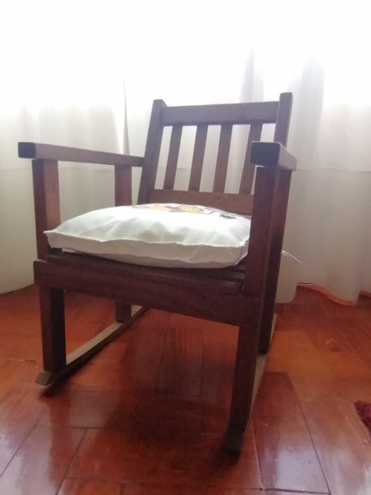 Cadeira de Baloiço em Madeira