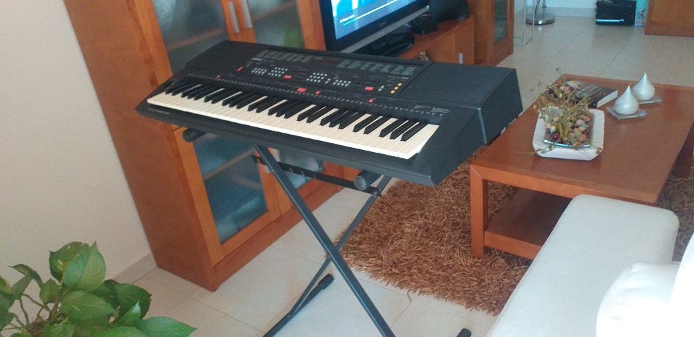 Órgão  yamaha  psr 400