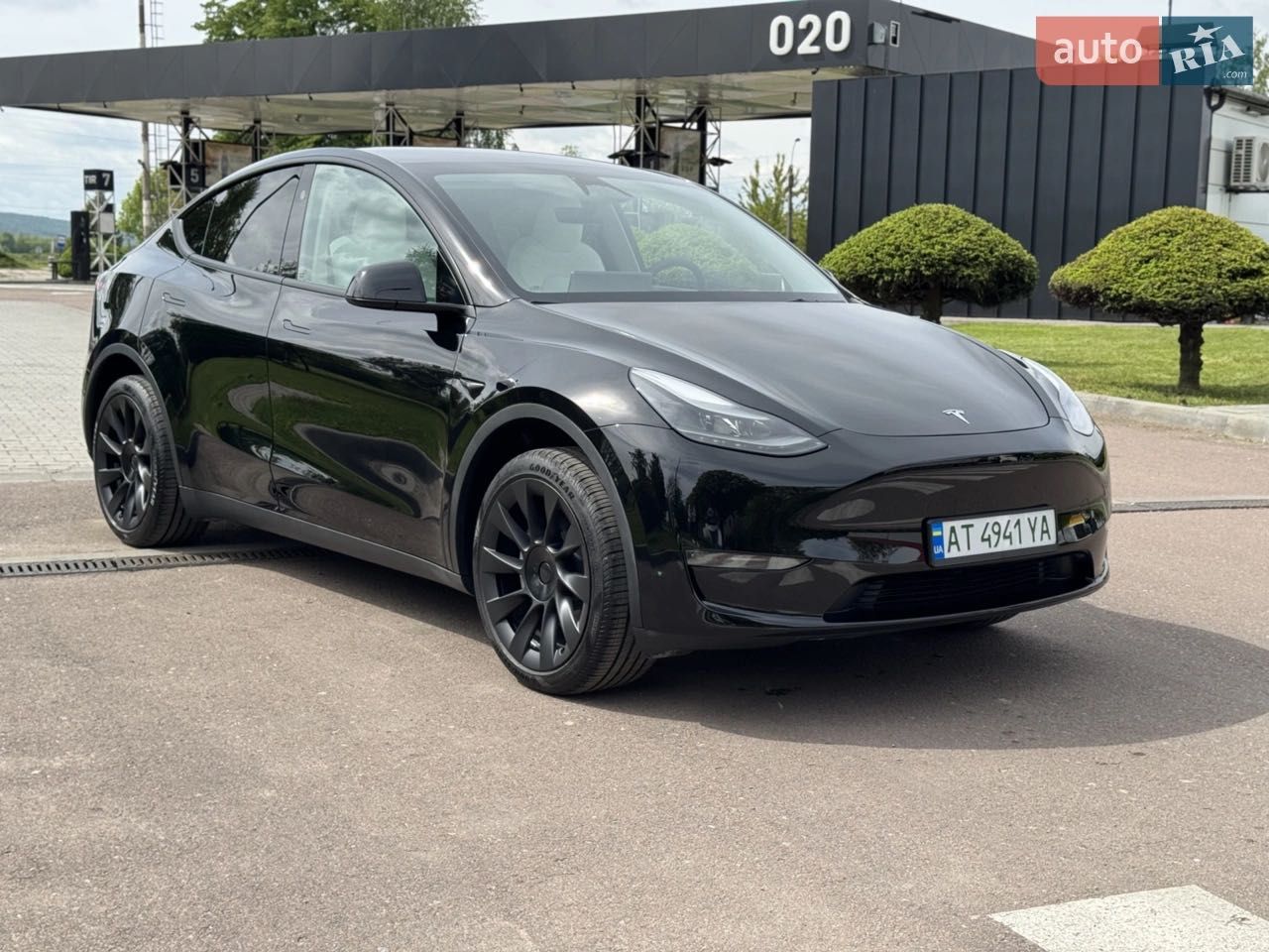 Tesla Model Y Standard Range RWD 2024 | MCU 4.0 | Автопілот | 8 000 км