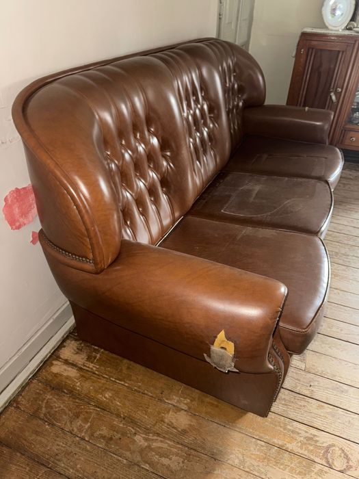 Sofá em pele sintética