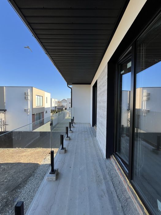 Продається дуплекс з гаражом. Земельна ділянка 5 сотих