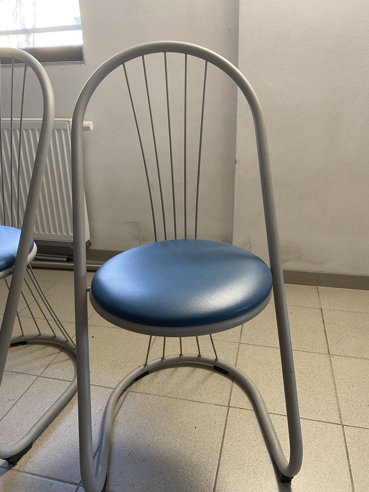 Krzesła do kuchni- bardzo wytrzymałe