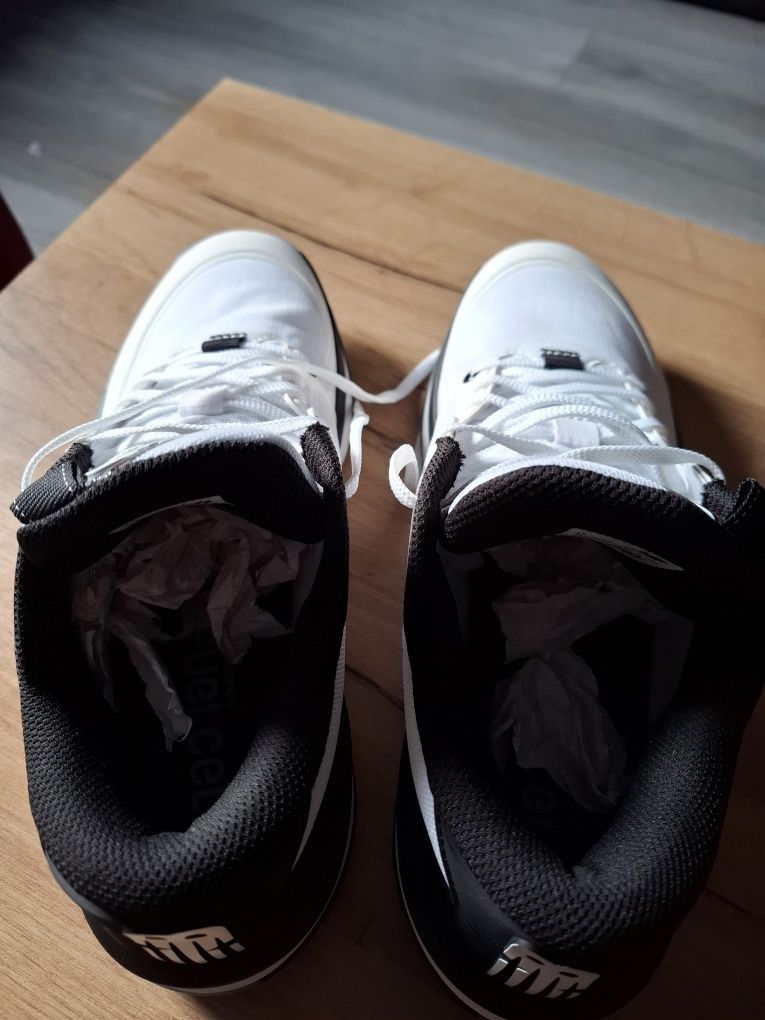 Buty do koszykowki New Balance Hesi Low rozm. 44.5