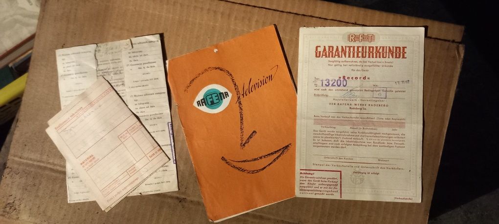 Zabytkowy telewizor rafena z oryginalnym kartonem i dokumentami