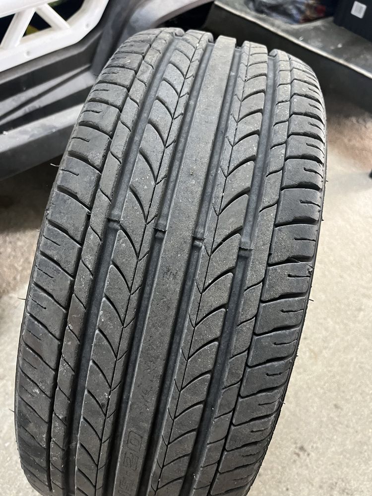 Pneu 205/45 R16 como novo