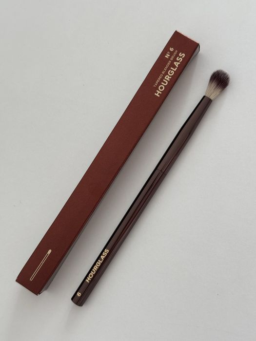 Nowy pędzel do cieni Hourglass nr 6 Tapered blender brush