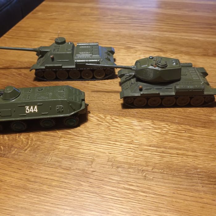 Pojazdy wojskowe metalowe radzieckie