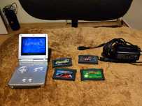 Nintendo Gameboy Advanced Sp + 5 super gier + ori ładowarka