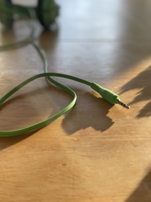 Słuchawki przewodowe zielone