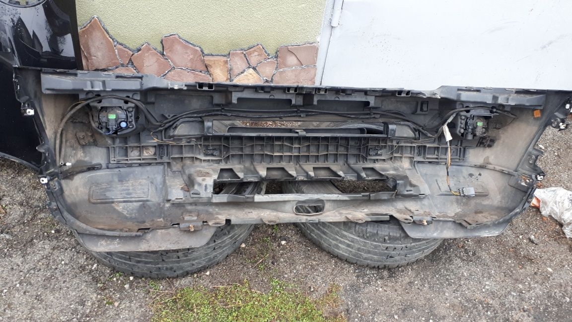 Передній бампер Land Rover Discovery 4 LR4